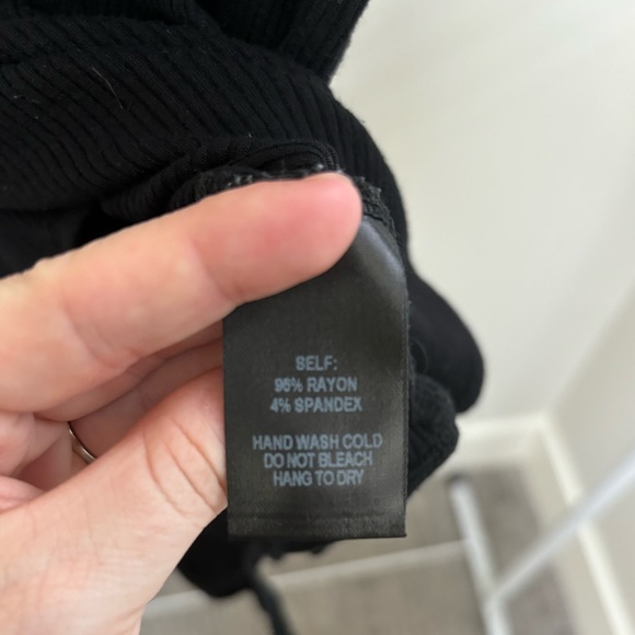 Lulus Short Sleeve Ribbed Bodysuit - Picture 4 of 4